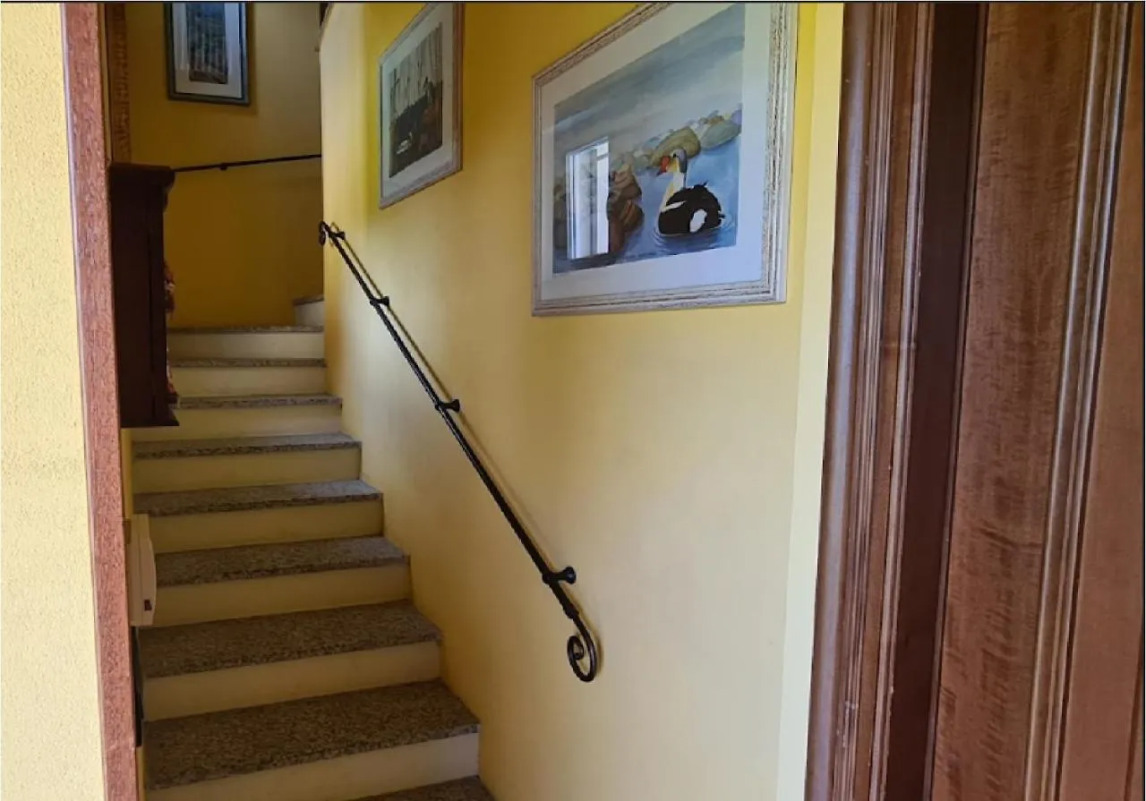 La Terrazza Sui Limoni: Nature Retreat with Beach and Adventure Access Cisano sul Neva Italy